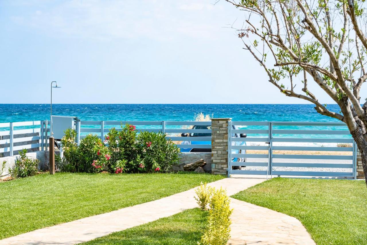 Azzurro Seafront Houses Nea Kallikrateia ภายนอก รูปภาพ