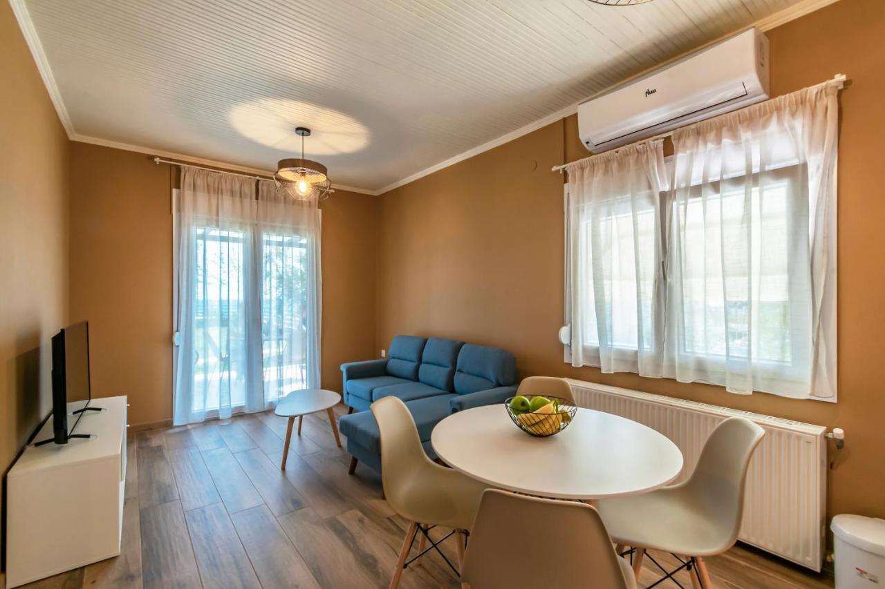 Azzurro Seafront Houses Nea Kallikrateia ภายนอก รูปภาพ